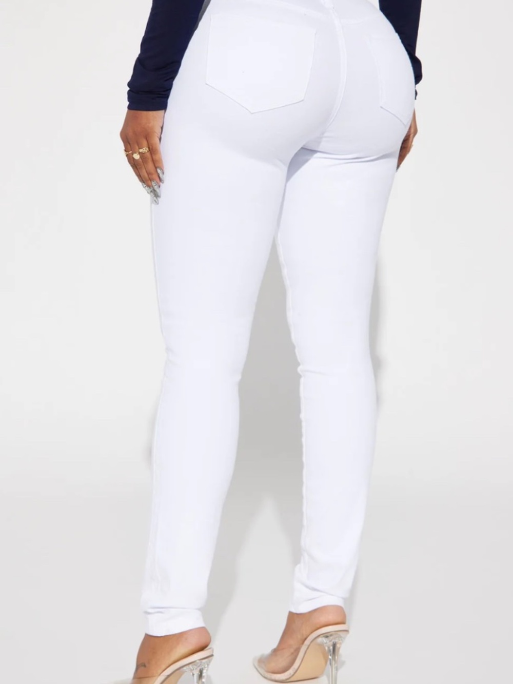 Fashion Nova White Classic Mid-Rise Skinny Jeans NWT - Picture 2 of 8